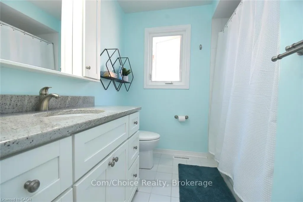 Photo 27 of 27 Harnesworth Crescent, Hamilton, Waterdown — HOMEH