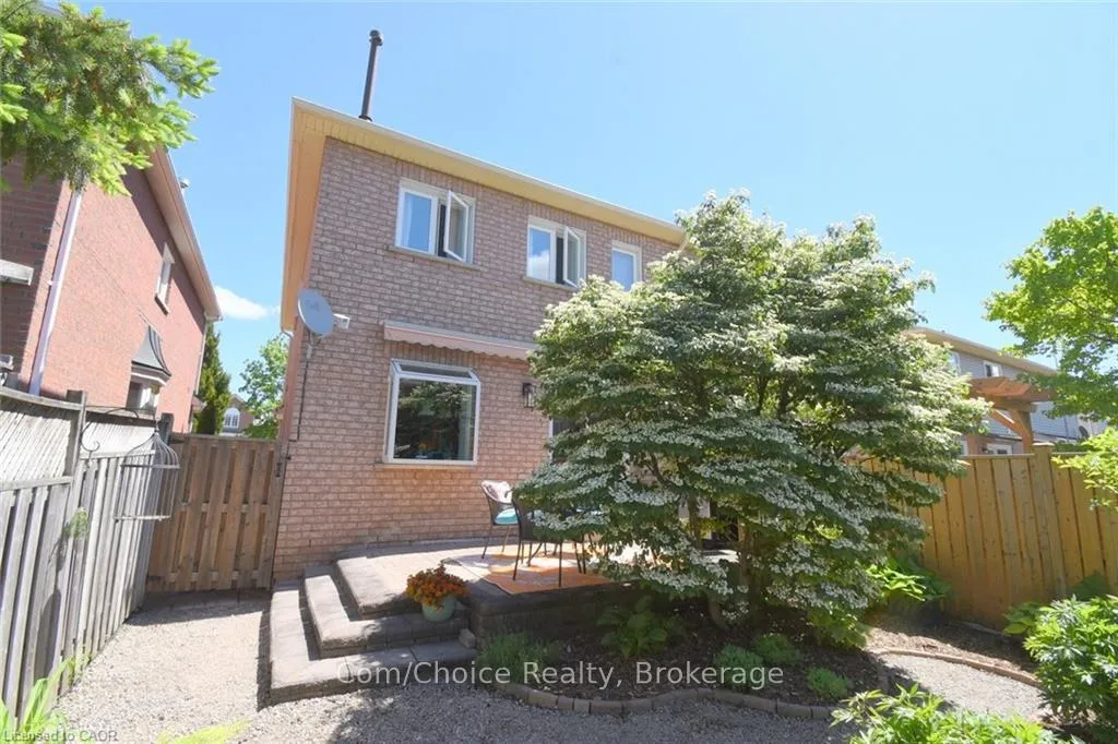 Photo 31 of 27 Harnesworth Crescent, Hamilton, Waterdown — HOMEH