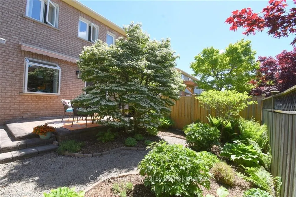 Photo 33 of 27 Harnesworth Crescent, Hamilton, Waterdown — HOMEH