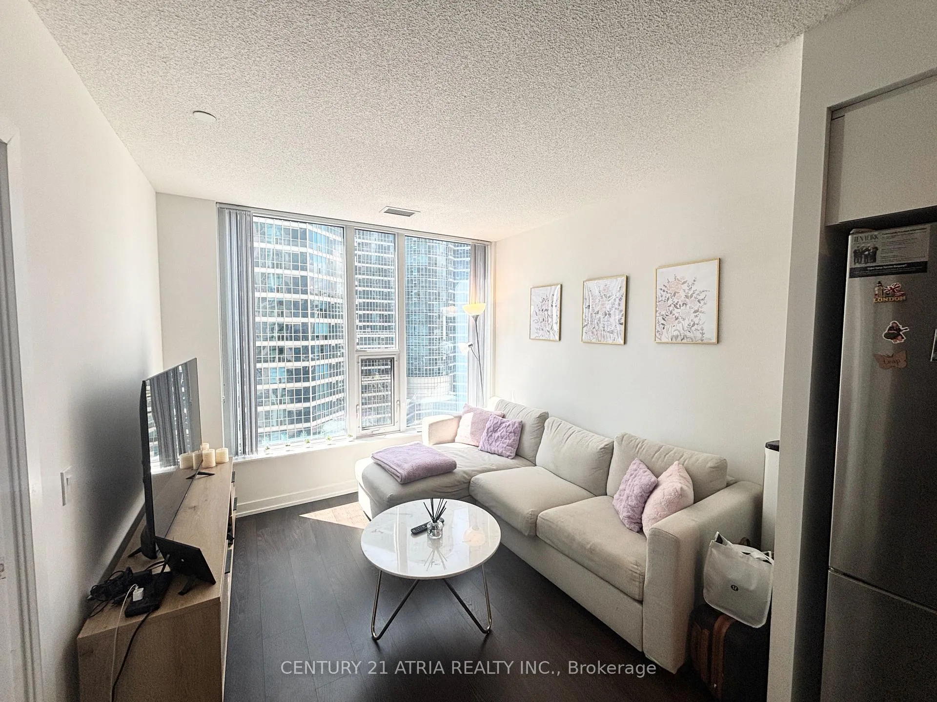 Photo 3 of Unit 1908, 10 York Street, Toronto, Waterfront Communities — HOMEH