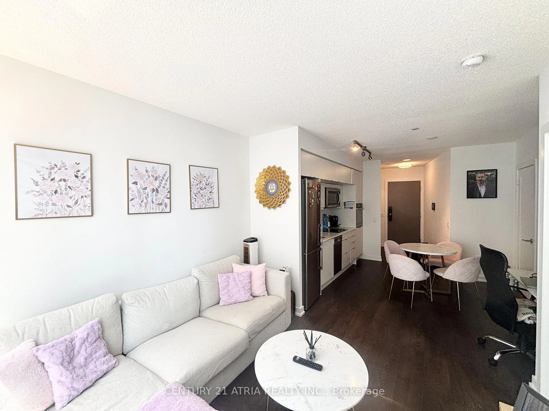 Photo 4 of Unit 1908, 10 York Street, Toronto, Waterfront Communities — HOMEH