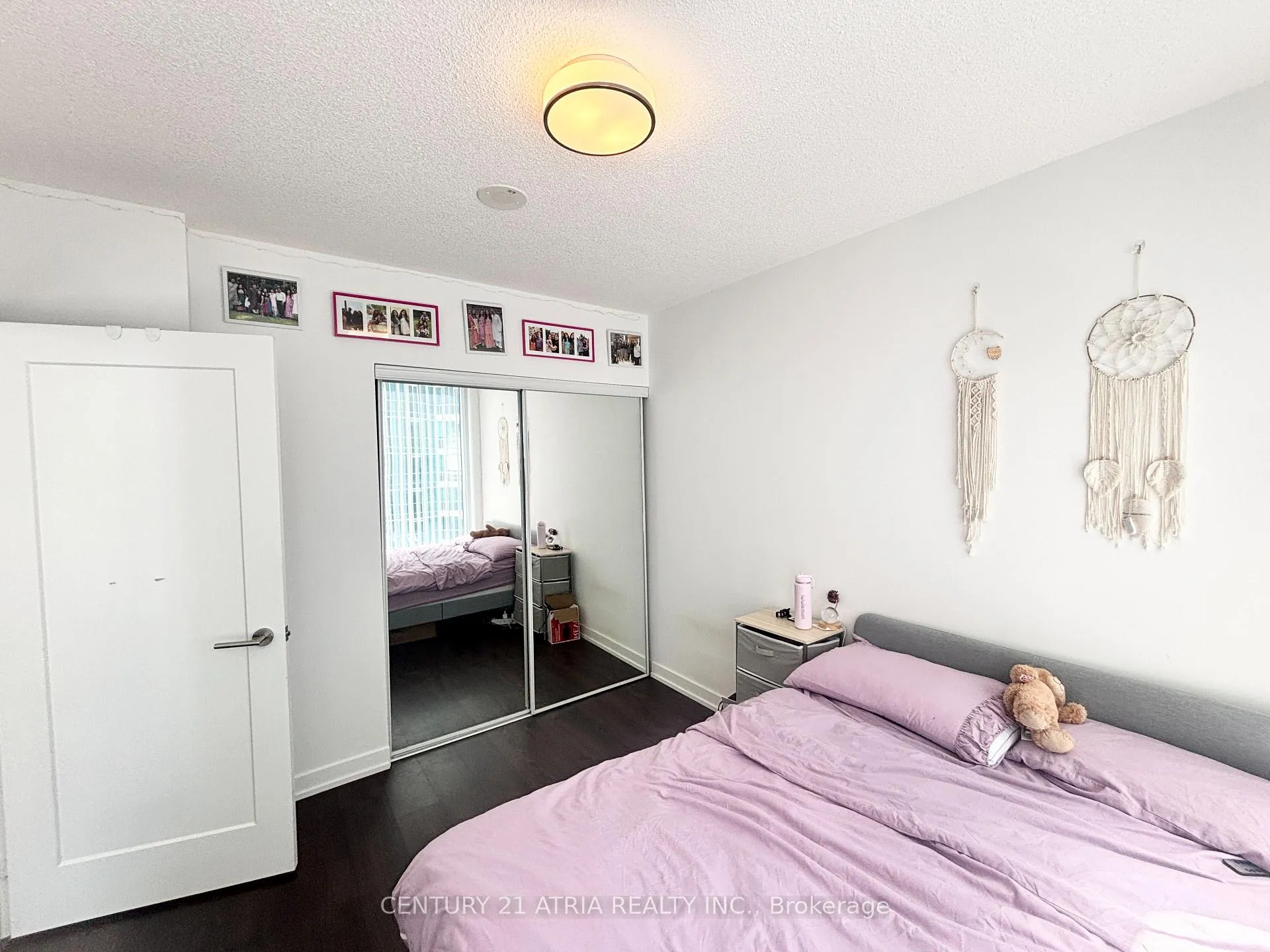 Photo 8 of Unit 1908, 10 York Street, Toronto, Waterfront Communities — HOMEH