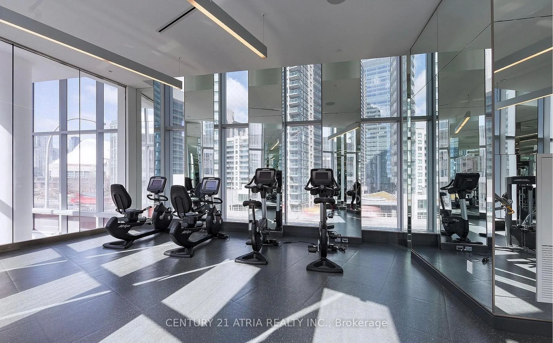 Photo 14 of Unit 1908, 10 York Street, Toronto, Waterfront Communities — HOMEH
