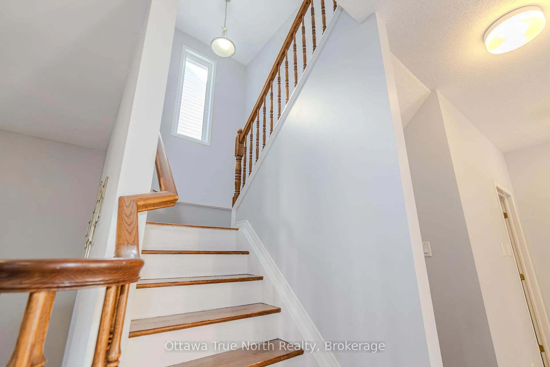 Photo 10 of 110 Macara Crescent, Ottawa, Kanata - Morgan's Grant/South March — HOMEH