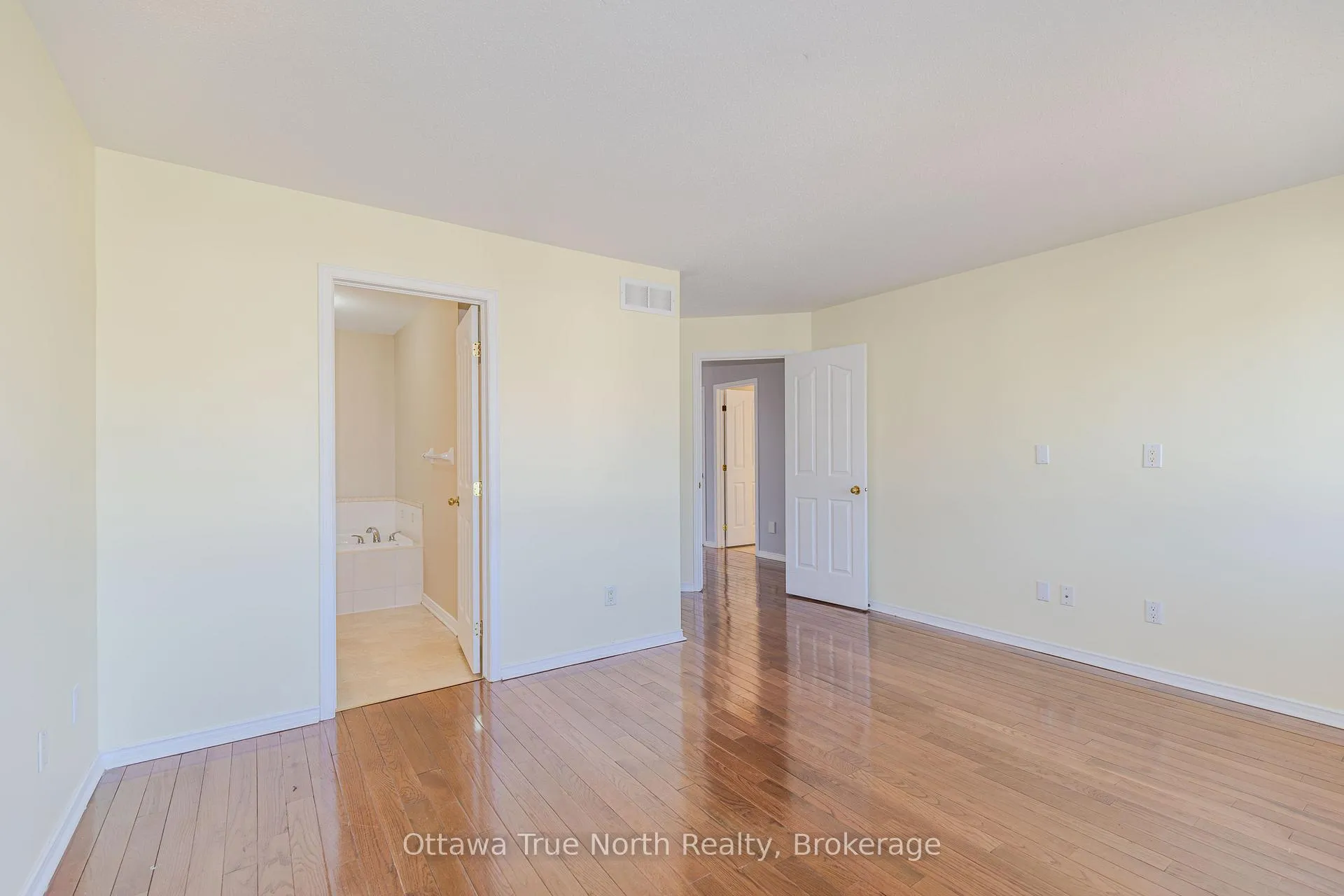 Photo 14 of 110 Macara Crescent, Ottawa, Kanata - Morgan's Grant/South March — HOMEH