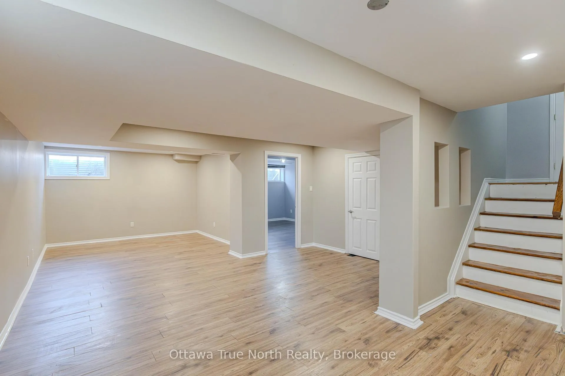 Photo 16 of 110 Macara Crescent, Ottawa, Kanata - Morgan's Grant/South March — HOMEH