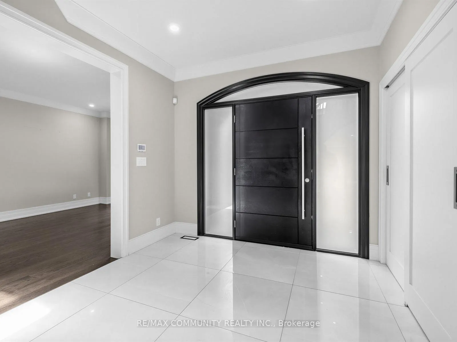 Photo 4 of 806 Clarence Street E, Vaughan, Islington Woods — HOMEH