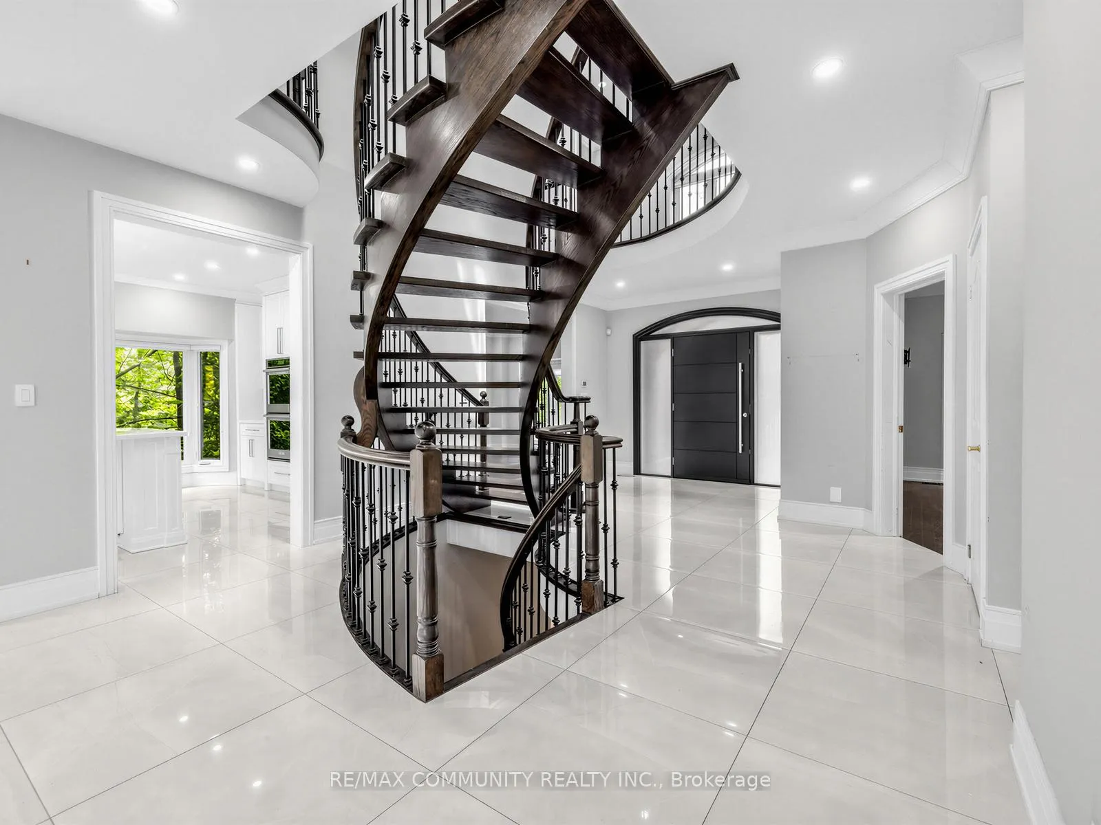 Photo 5 of 806 Clarence Street E, Vaughan, Islington Woods — HOMEH