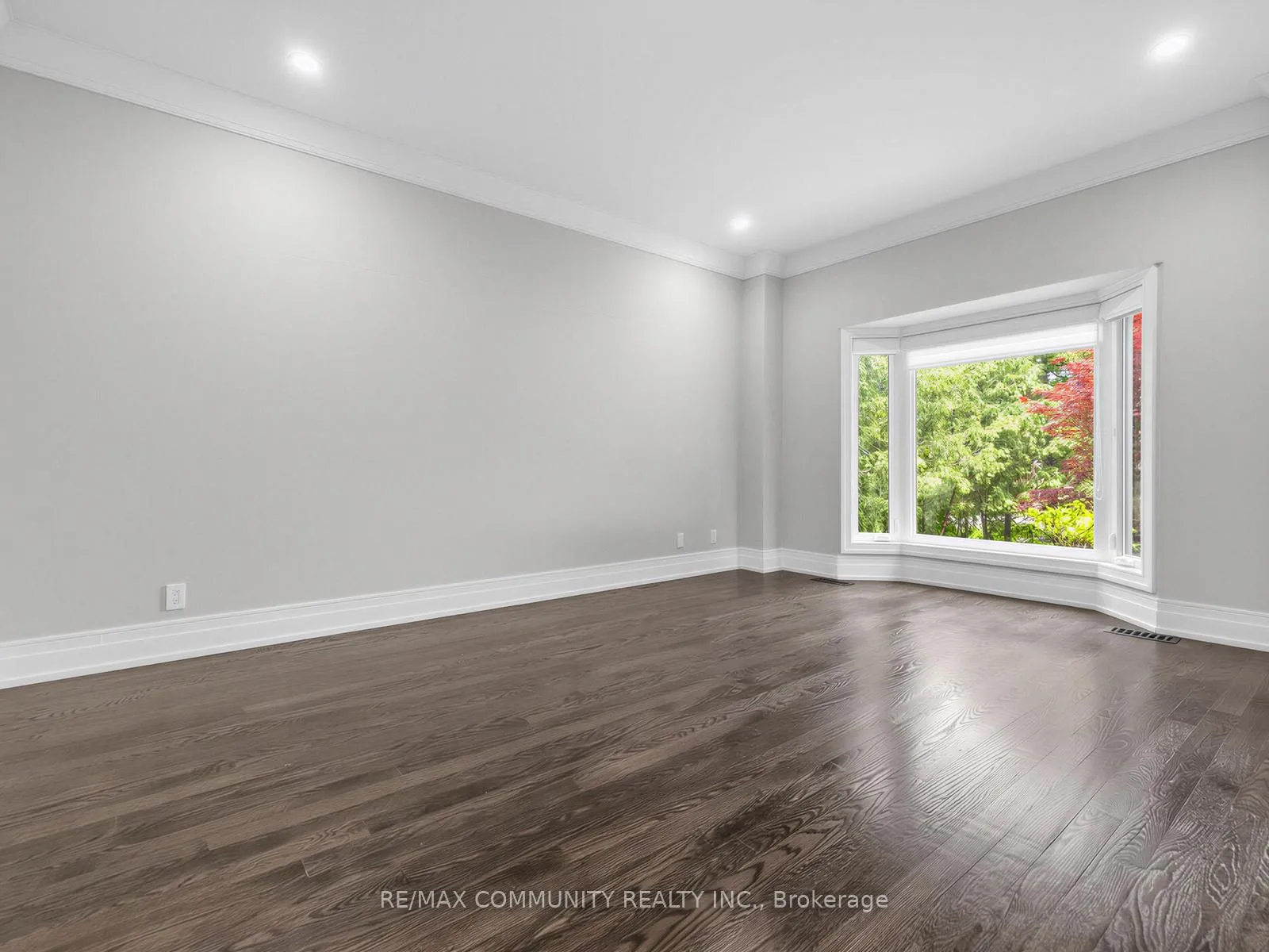 Photo 7 of 806 Clarence Street E, Vaughan, Islington Woods — HOMEH