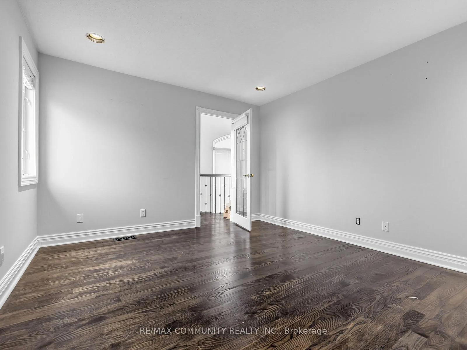 Photo 26 of 806 Clarence Street E, Vaughan, Islington Woods — HOMEH