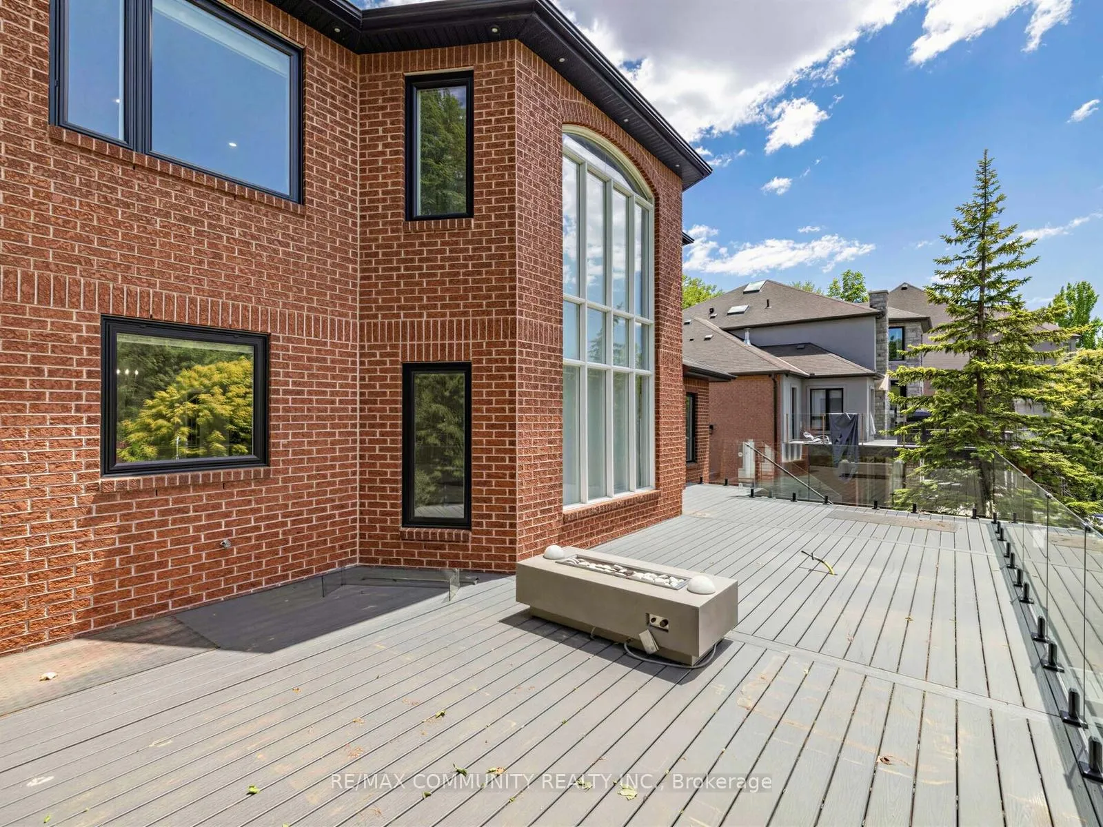 Photo 39 of 806 Clarence Street E, Vaughan, Islington Woods — HOMEH