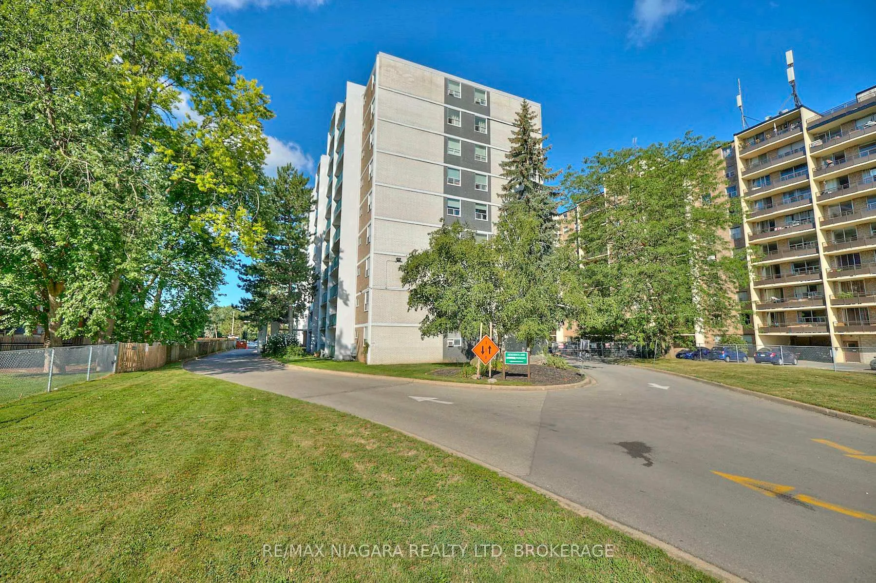 Photo 2 of Unit 710, 359 Geneva Street, St. Catharines, Fairview — HOMEH