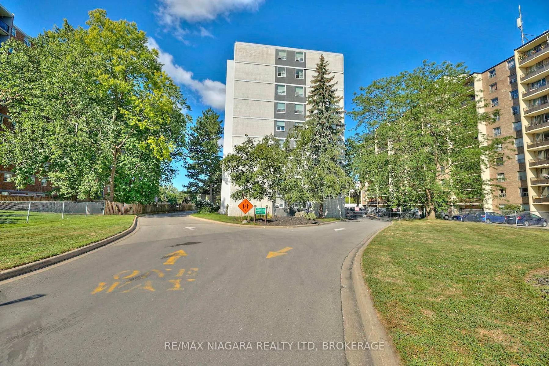 Photo 3 of Unit 710, 359 Geneva Street, St. Catharines, Fairview — HOMEH