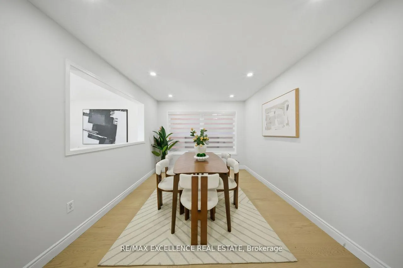 Photo 8 of 41 Brentcliff Drive, Brampton, Fletcher's Meadow — HOMEH