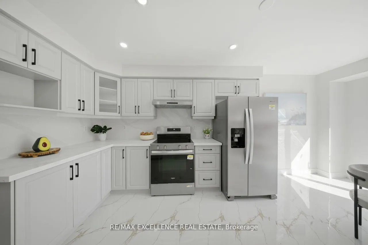 Photo 15 of 41 Brentcliff Drive, Brampton, Fletcher's Meadow — HOMEH