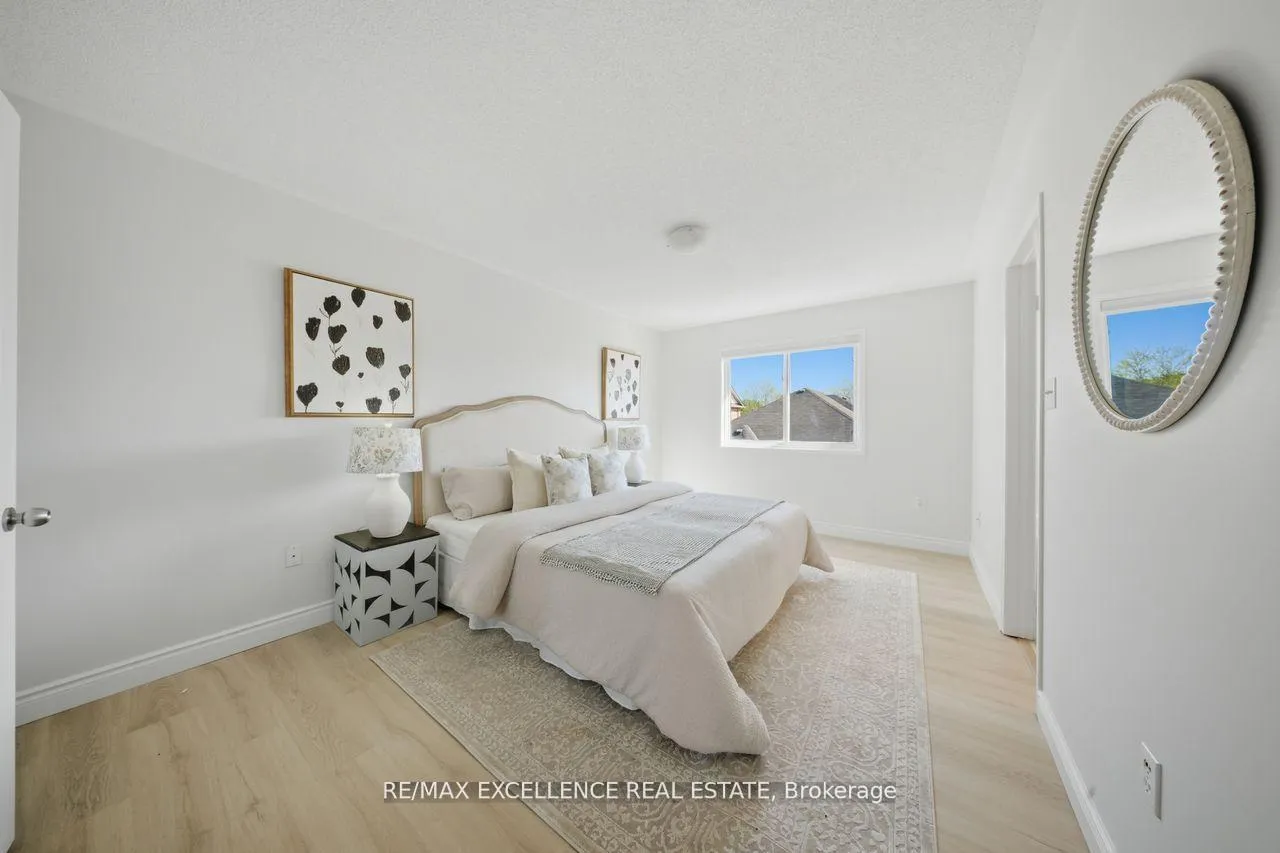 Photo 18 of 41 Brentcliff Drive, Brampton, Fletcher's Meadow — HOMEH