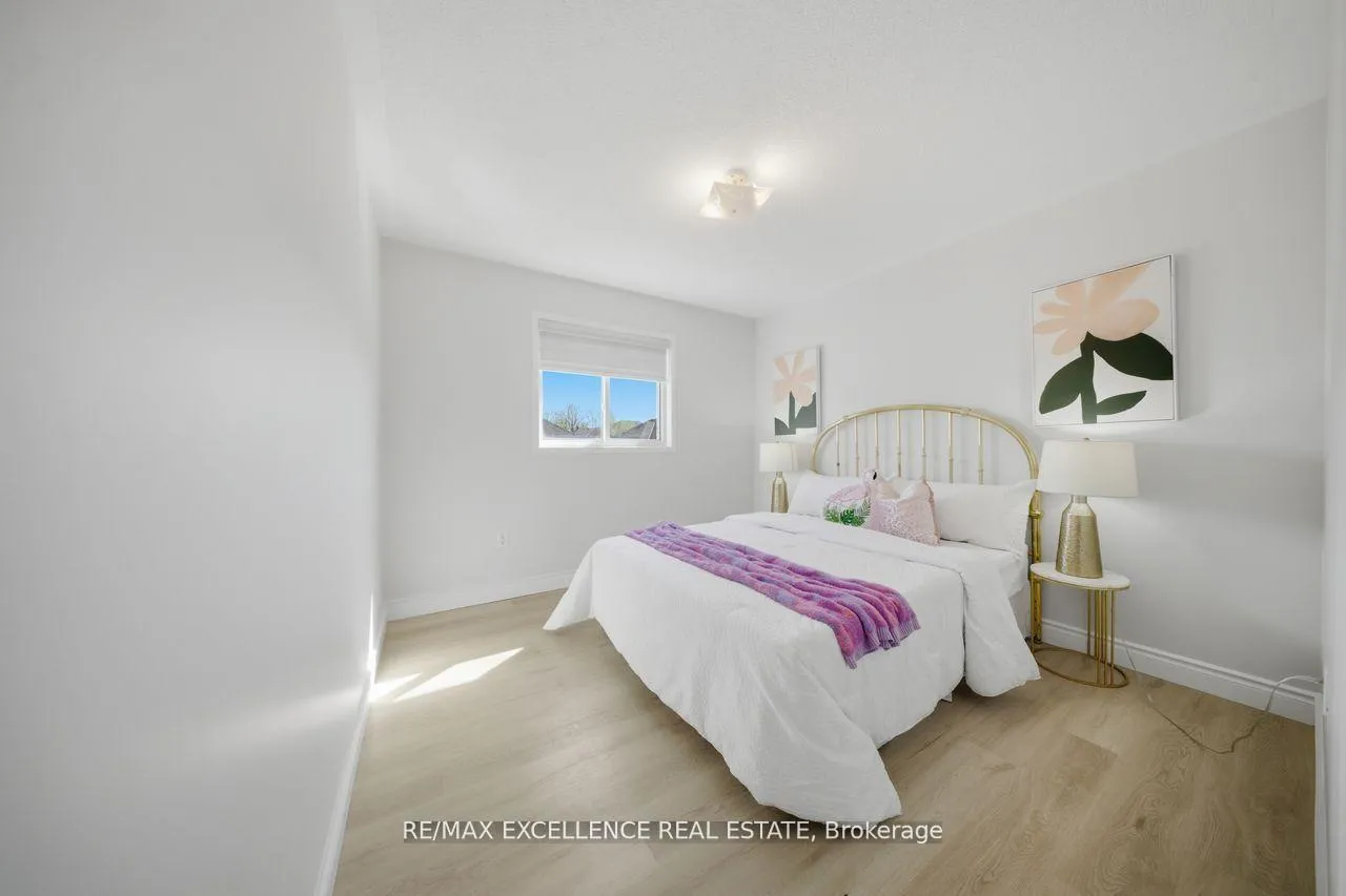 Photo 24 of 41 Brentcliff Drive, Brampton, Fletcher's Meadow — HOMEH