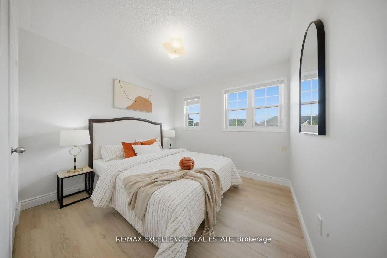 Photo 25 of 41 Brentcliff Drive, Brampton, Fletcher's Meadow — HOMEH