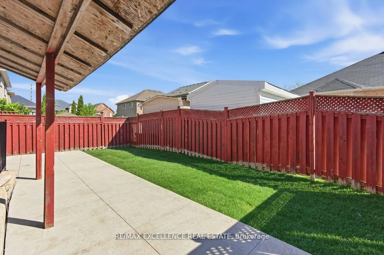 Photo 35 of 41 Brentcliff Drive, Brampton, Fletcher's Meadow — HOMEH