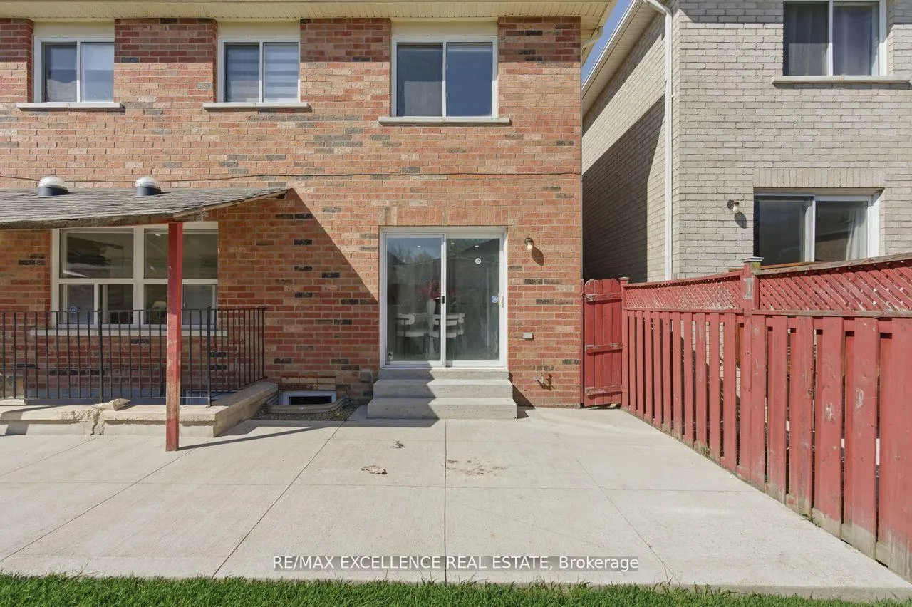Photo 37 of 41 Brentcliff Drive, Brampton, Fletcher's Meadow — HOMEH