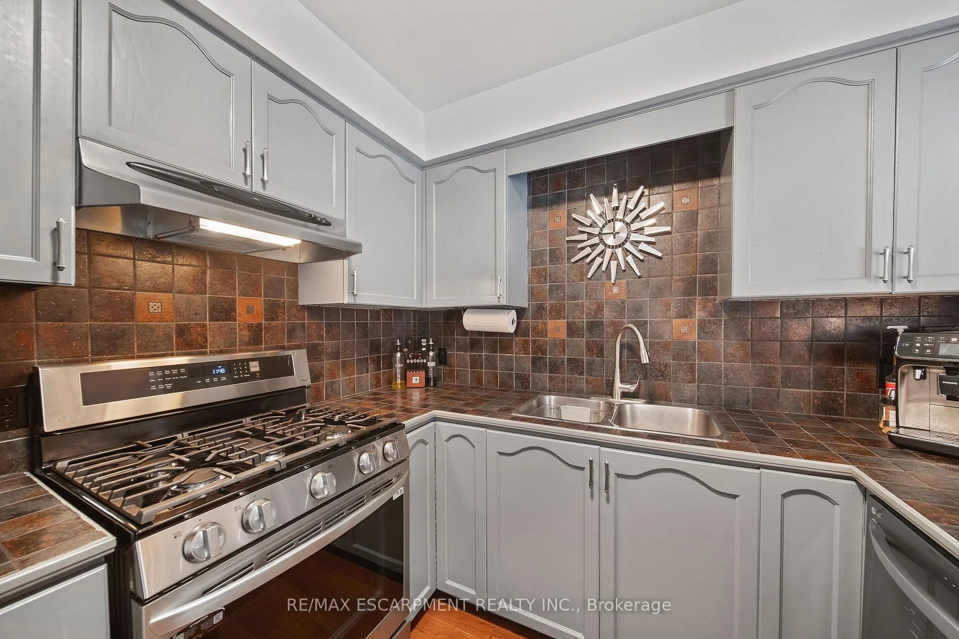 Photo 11 of Unit 4, 54 Argyle Street S, Haldimand — HOMEH