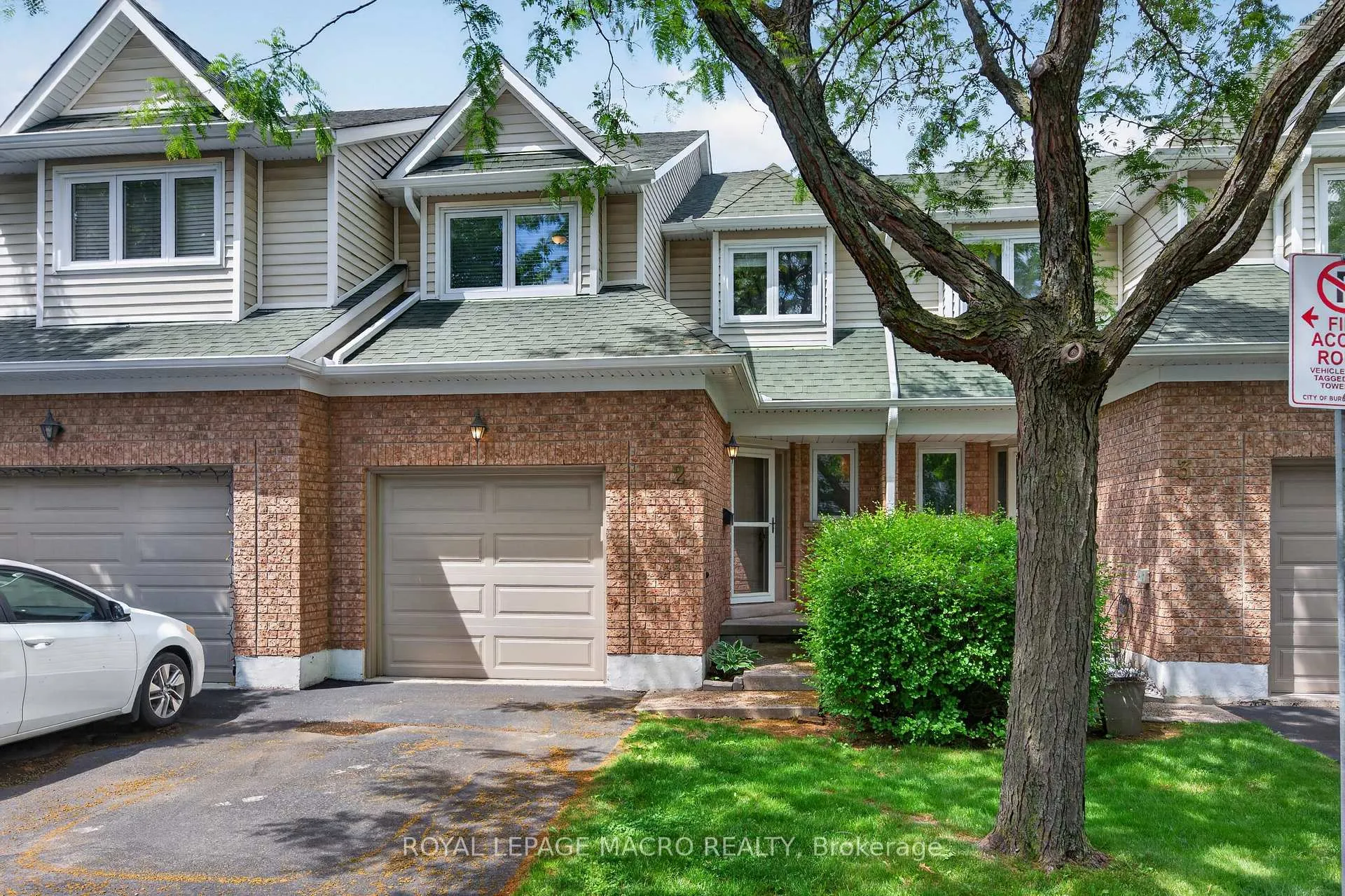 Photo 2 of Unit 2, 2215 Cleaver Avenue, Burlington, Headon — HOMEH