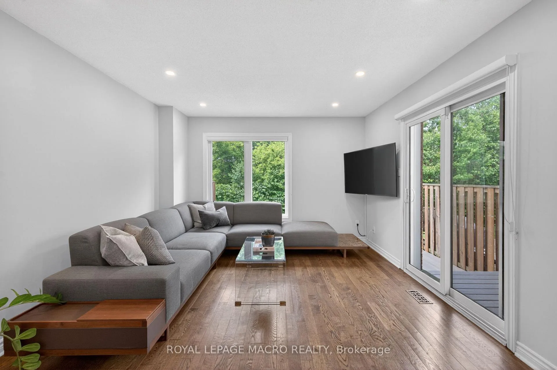 Photo 7 of Unit 2, 2215 Cleaver Avenue, Burlington, Headon — HOMEH