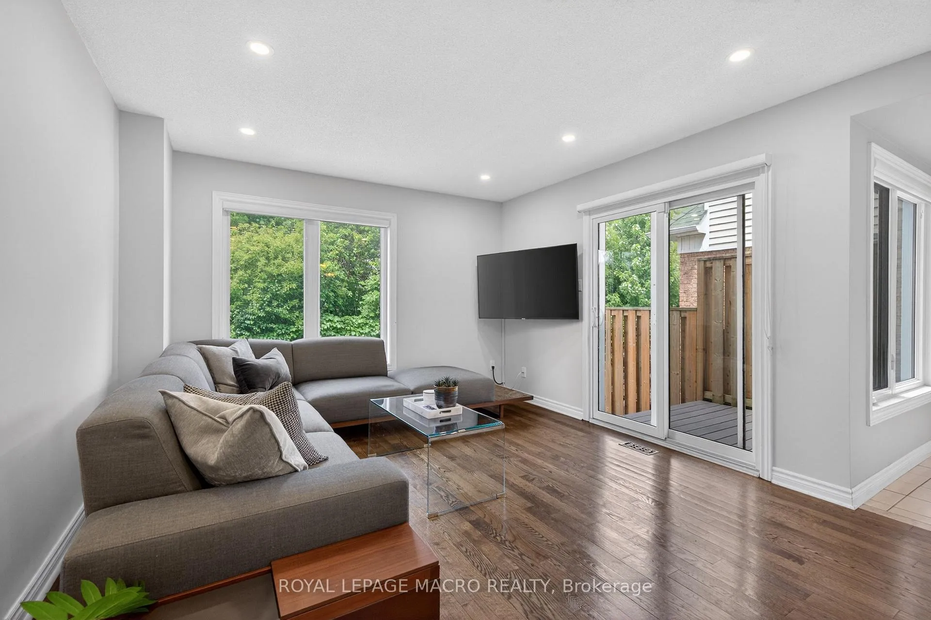 Photo 8 of Unit 2, 2215 Cleaver Avenue, Burlington, Headon — HOMEH