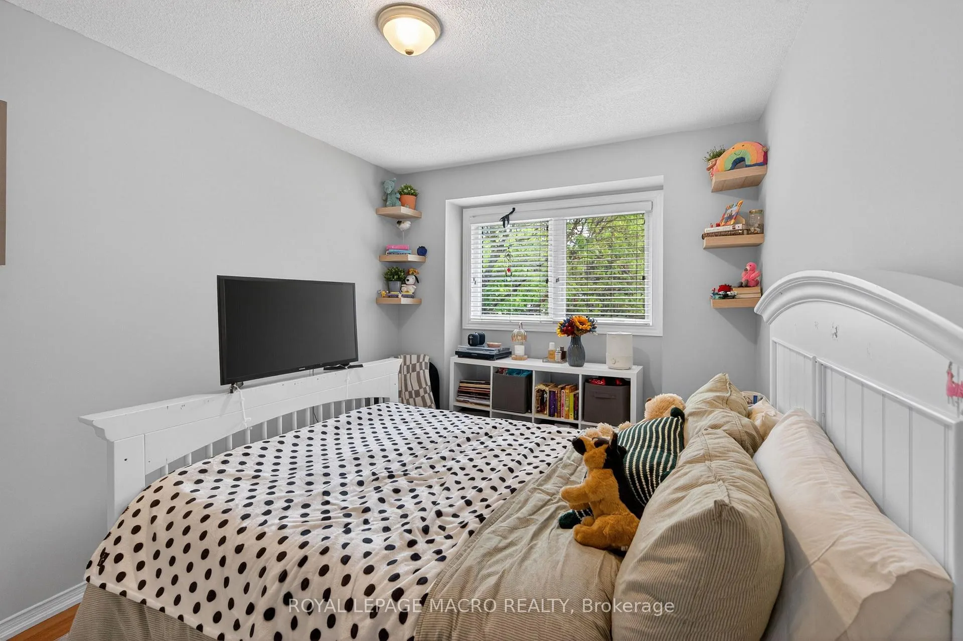 Photo 16 of Unit 2, 2215 Cleaver Avenue, Burlington, Headon — HOMEH