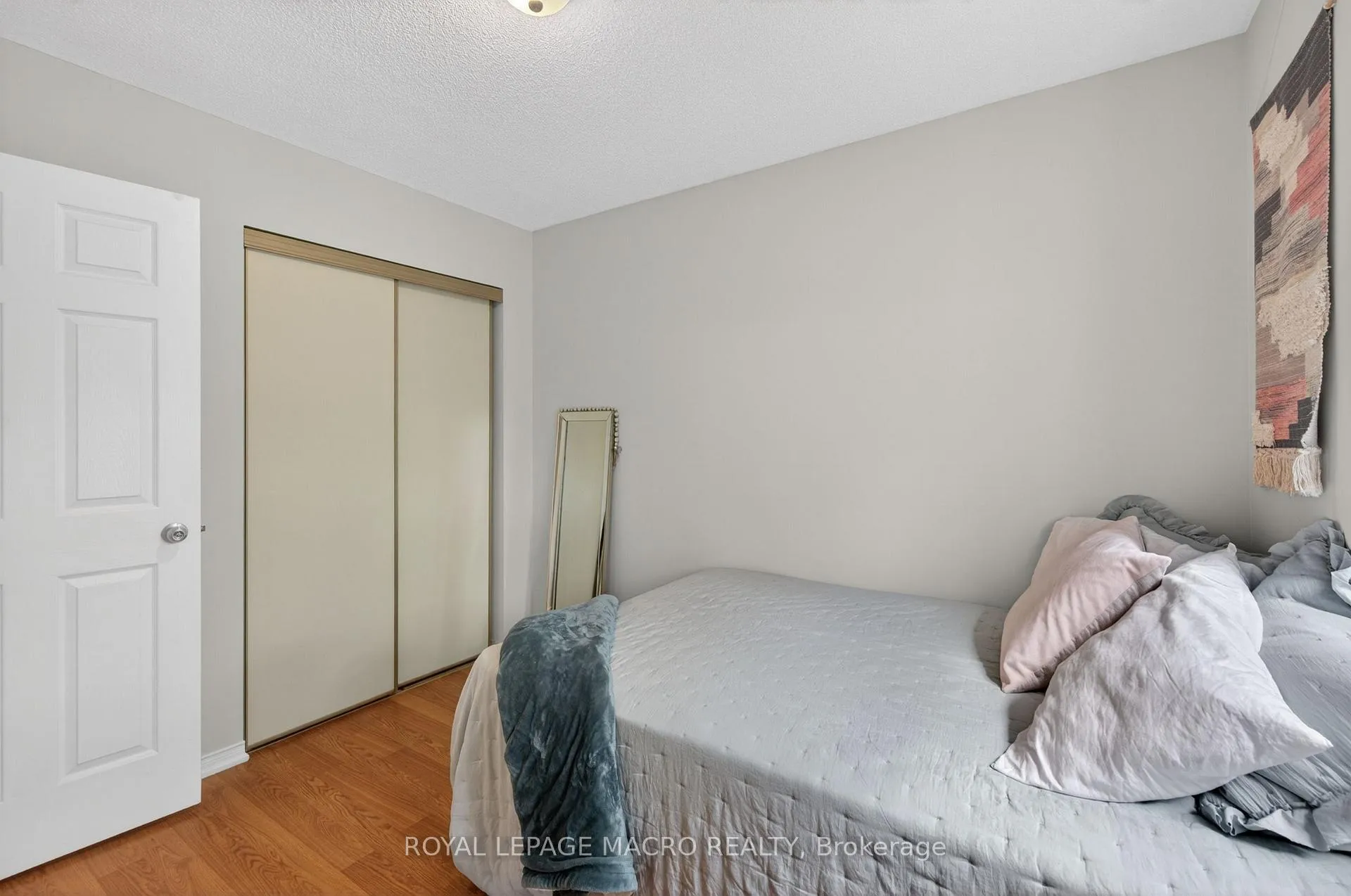 Photo 18 of Unit 2, 2215 Cleaver Avenue, Burlington, Headon — HOMEH