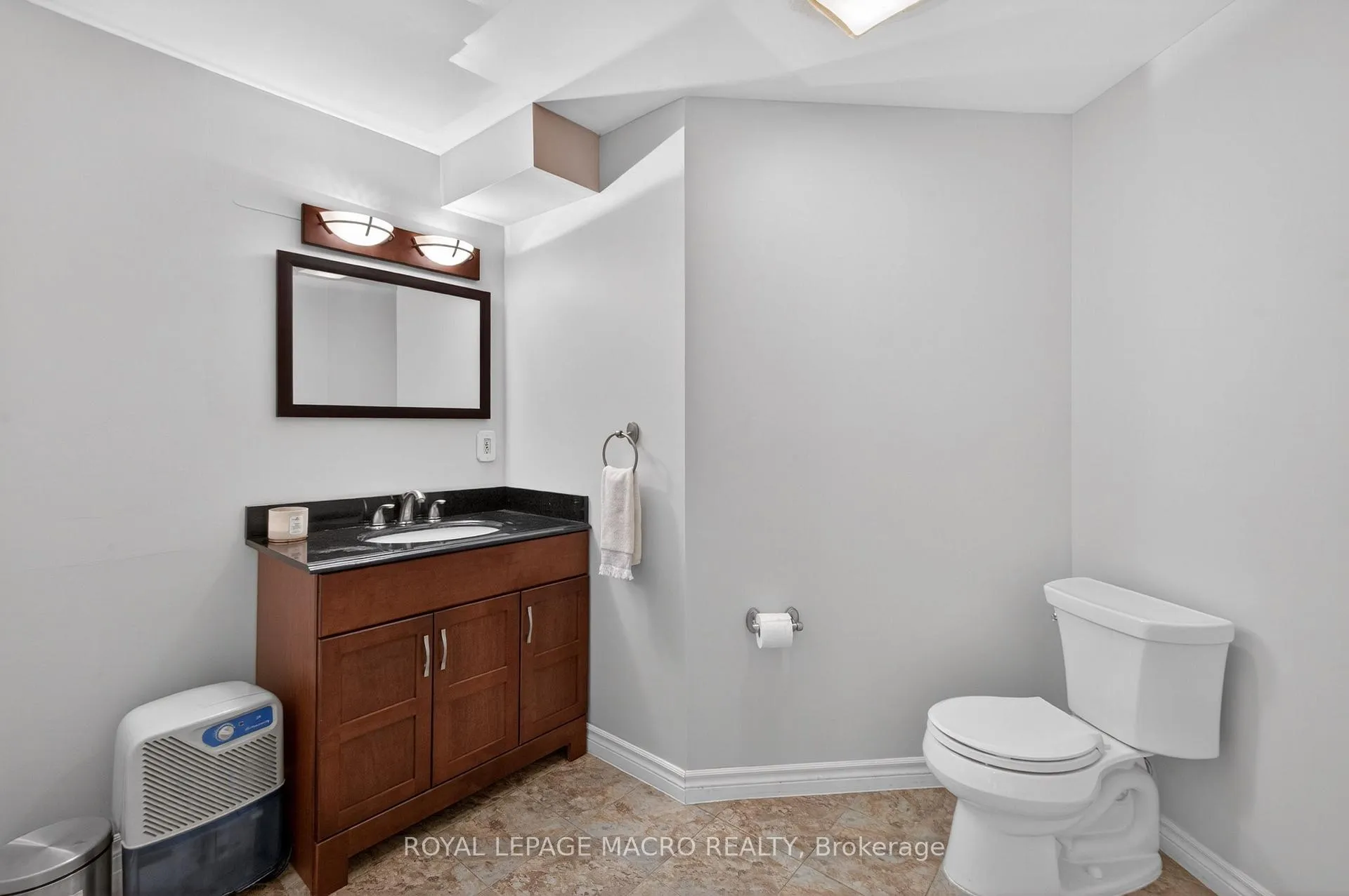 Photo 22 of Unit 2, 2215 Cleaver Avenue, Burlington, Headon — HOMEH