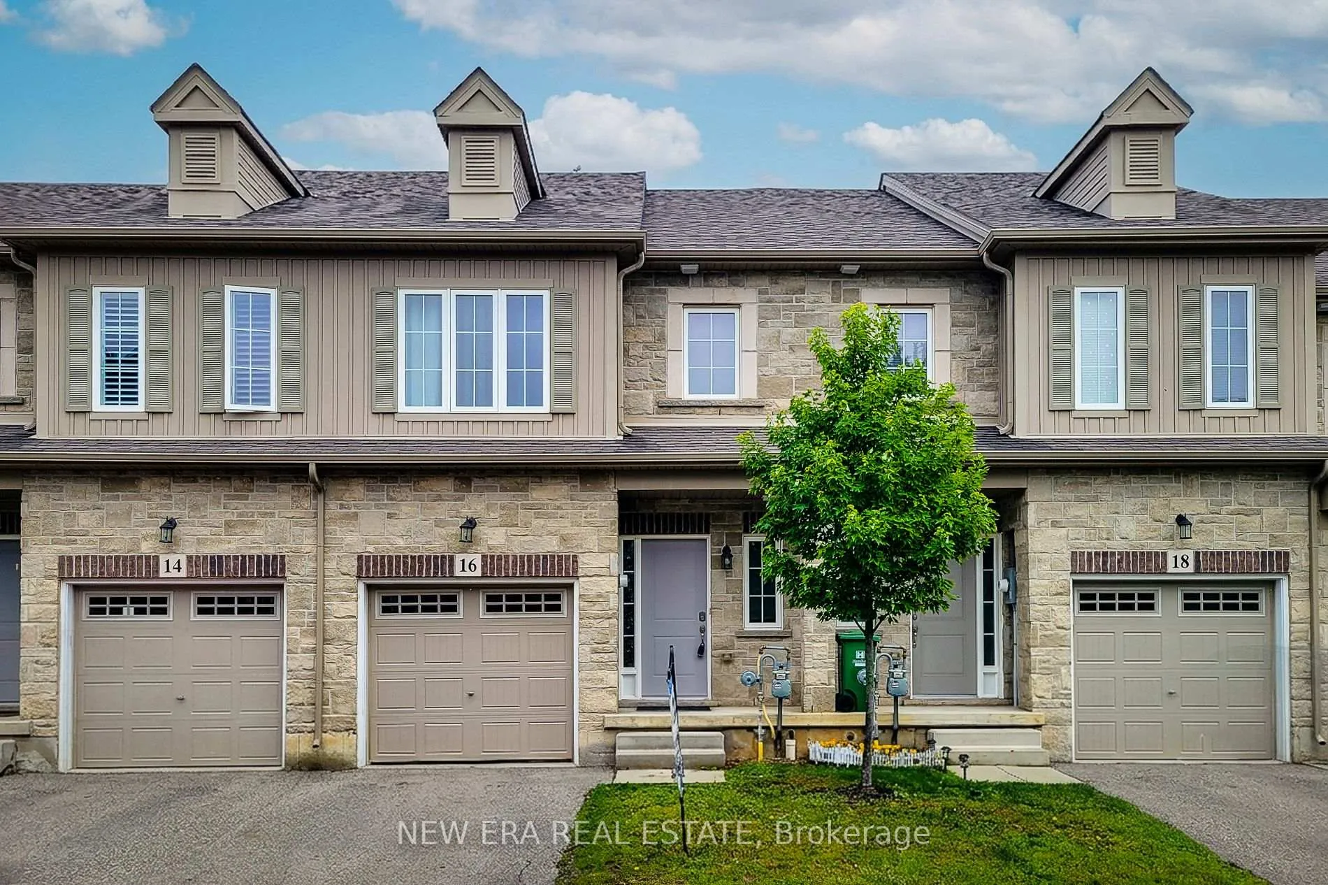 Photo 1 of 16 Dayman Drive, Hamilton, Ancaster — HOMEH