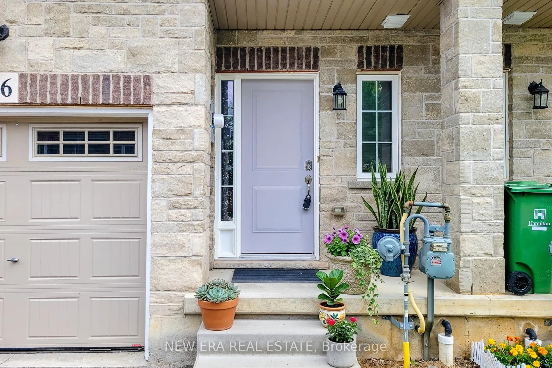 Photo 6 of 16 Dayman Drive, Hamilton, Ancaster — HOMEH