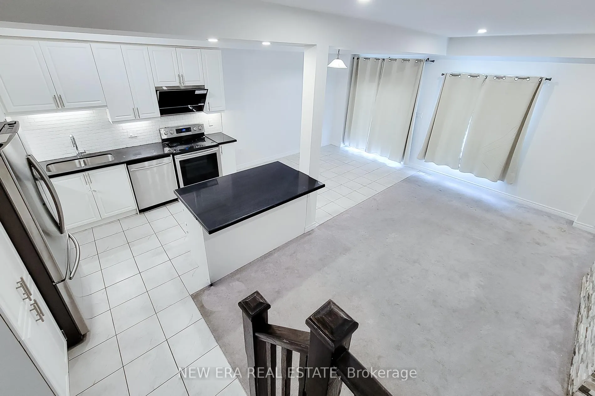Photo 7 of 16 Dayman Drive, Hamilton, Ancaster — HOMEH