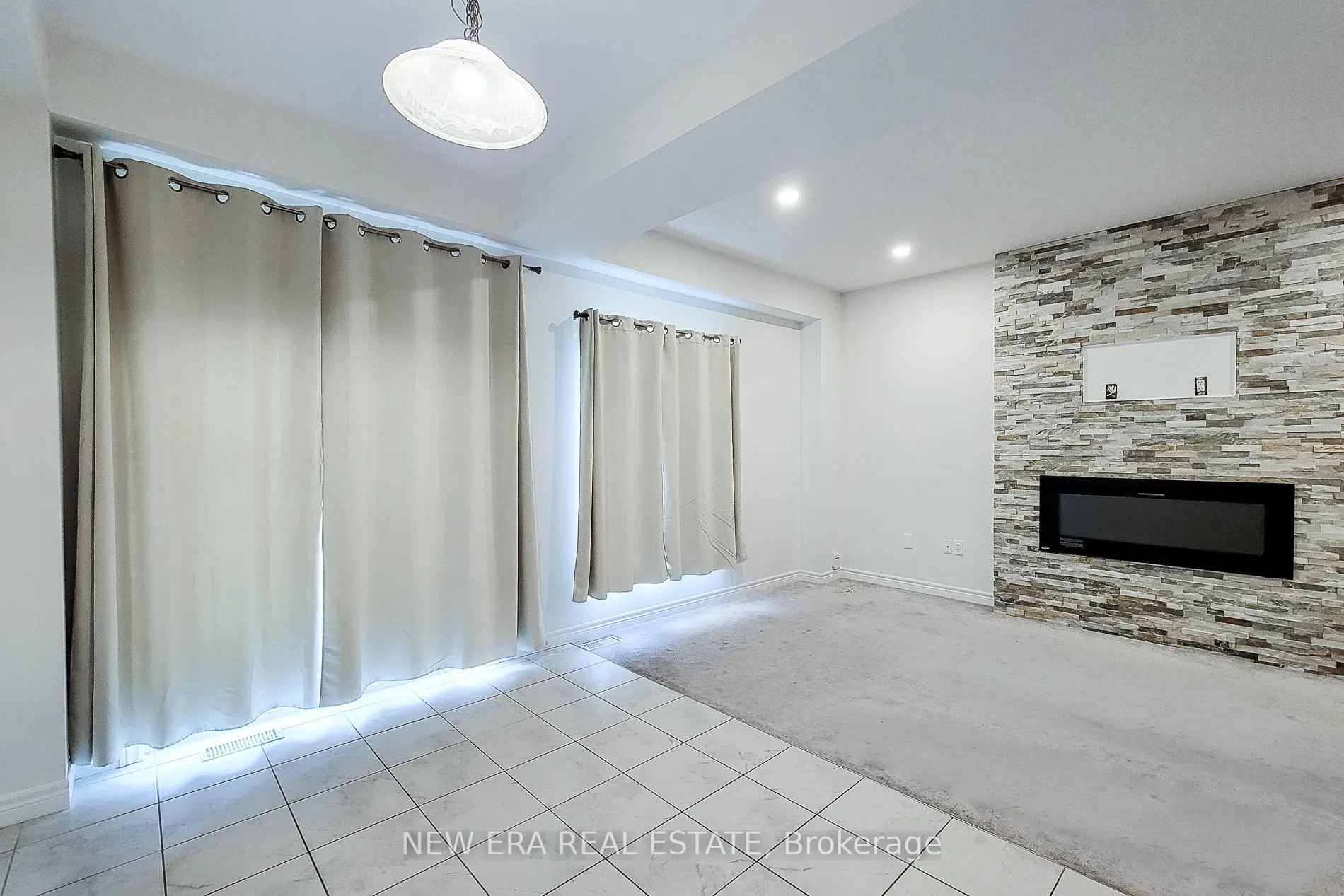 Photo 9 of 16 Dayman Drive, Hamilton, Ancaster — HOMEH