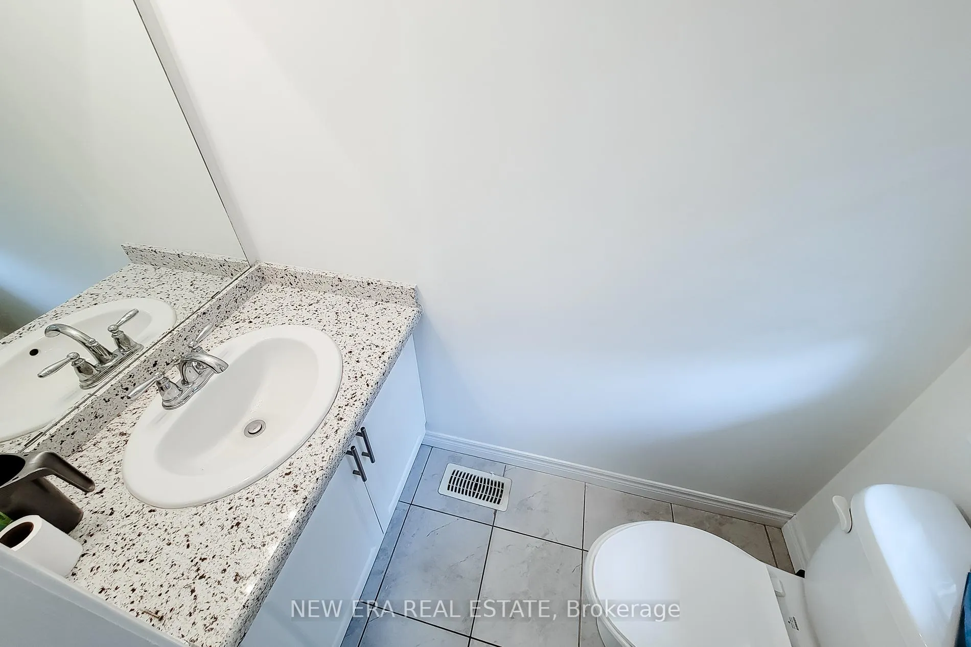 Photo 25 of 16 Dayman Drive, Hamilton, Ancaster — HOMEH