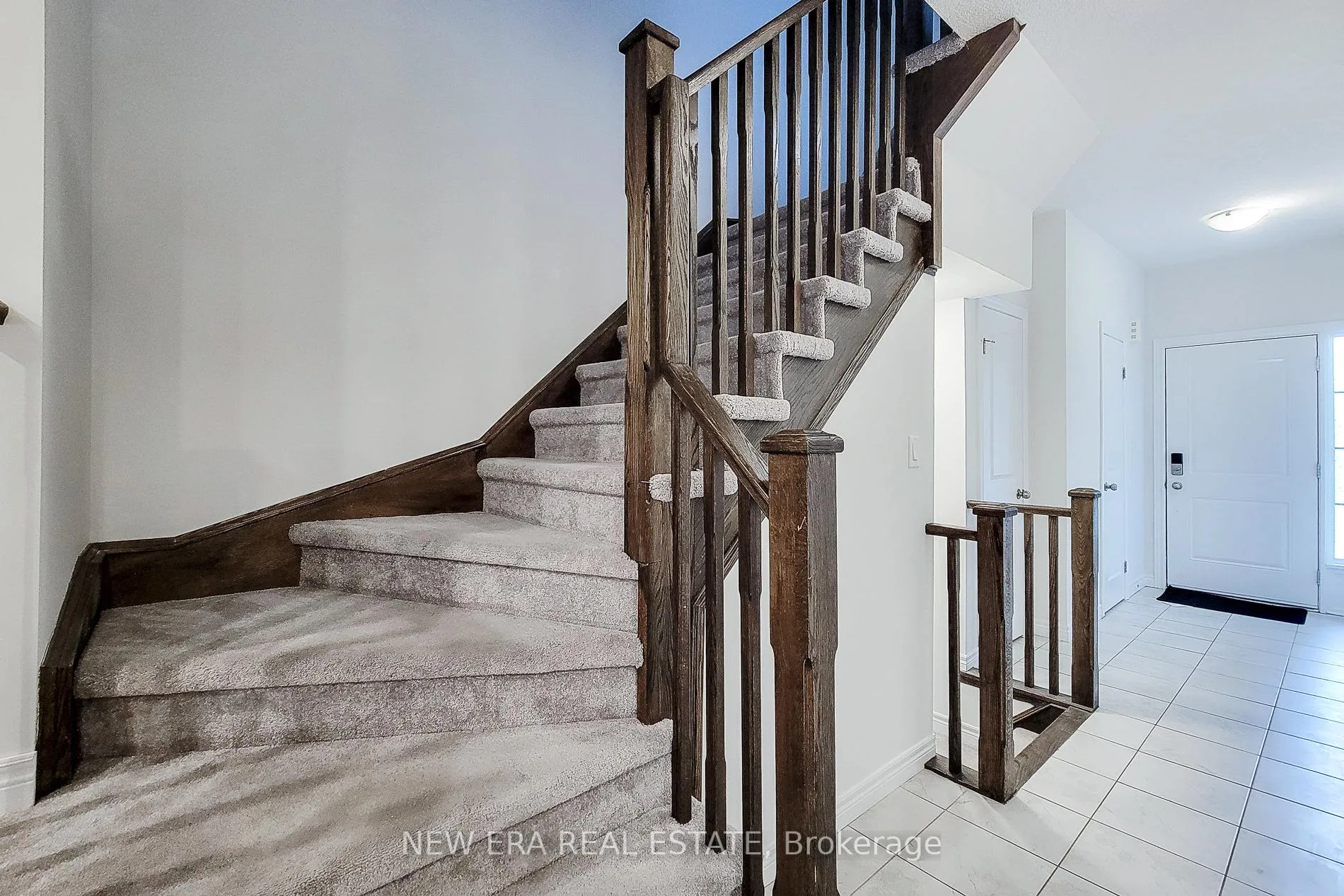 Photo 26 of 16 Dayman Drive, Hamilton, Ancaster — HOMEH