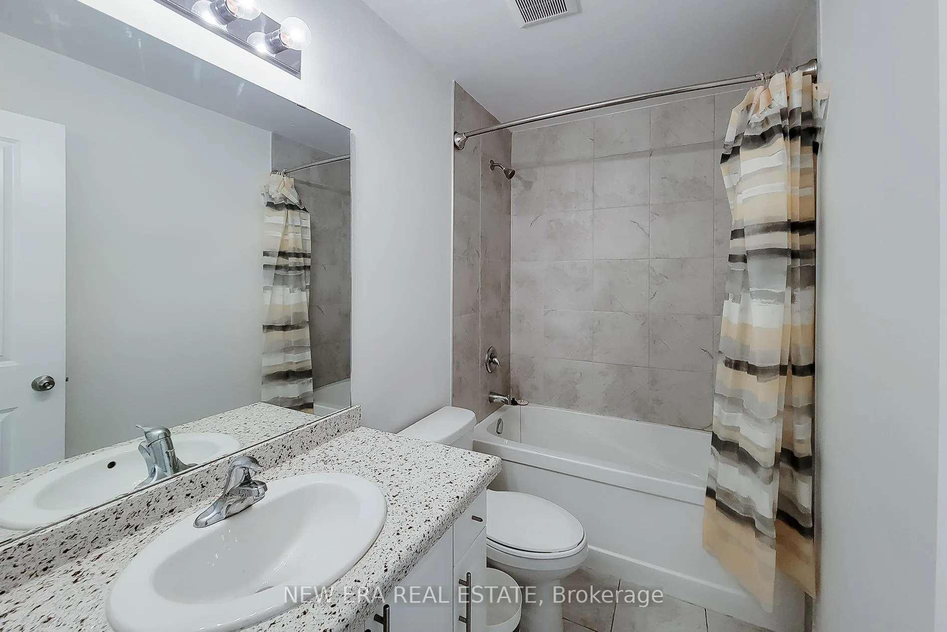 Photo 33 of 16 Dayman Drive, Hamilton, Ancaster — HOMEH