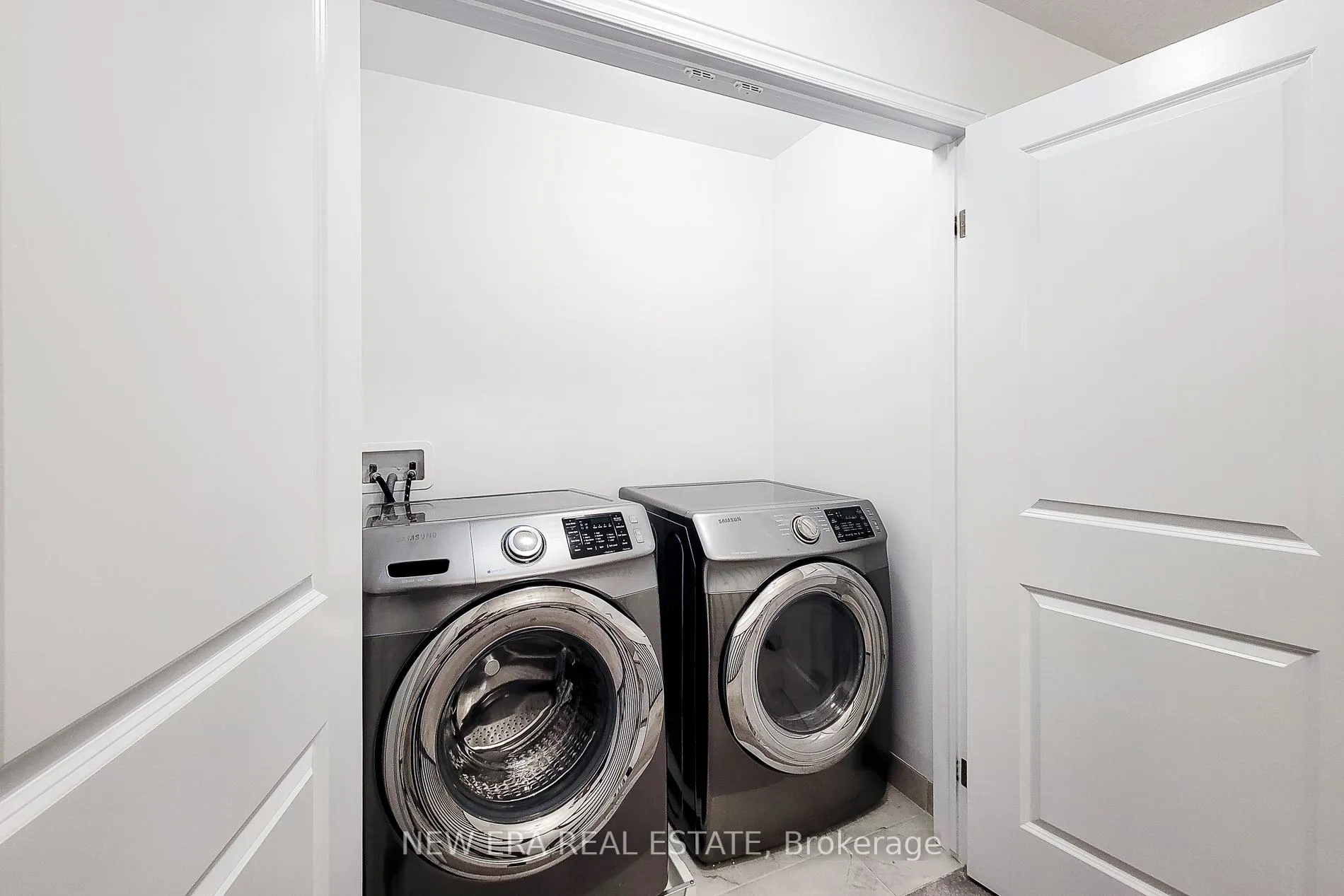 Photo 36 of 16 Dayman Drive, Hamilton, Ancaster — HOMEH