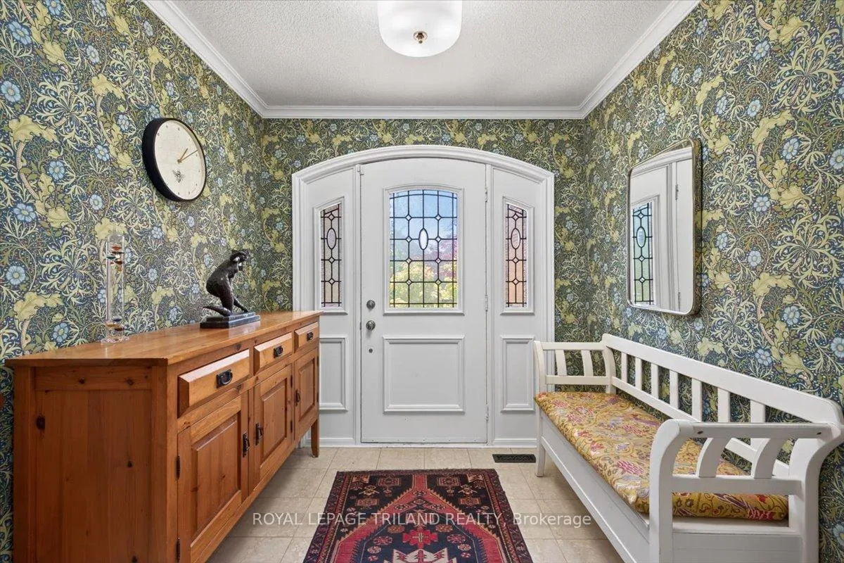 Photo 5 of 30 Thirlmere Road, London, North A — HOMEH