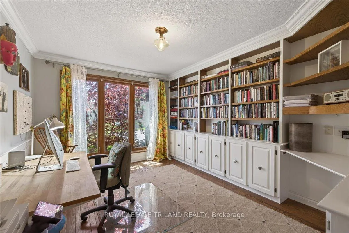 Photo 6 of 30 Thirlmere Road, London, North A — HOMEH