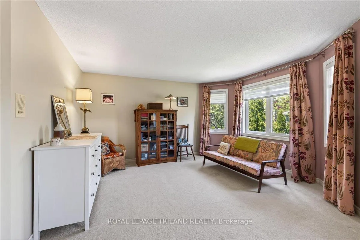 Photo 20 of 30 Thirlmere Road, London, North A — HOMEH