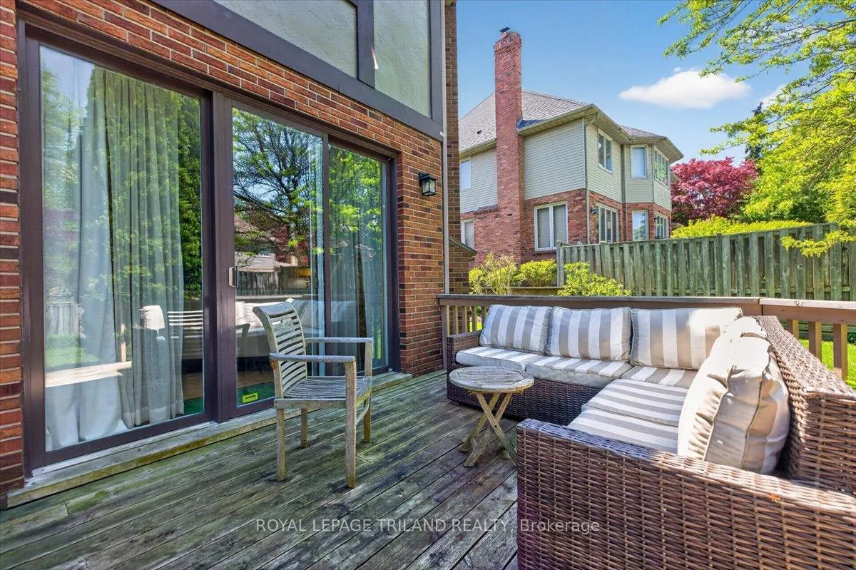 Photo 36 of 30 Thirlmere Road, London, North A — HOMEH