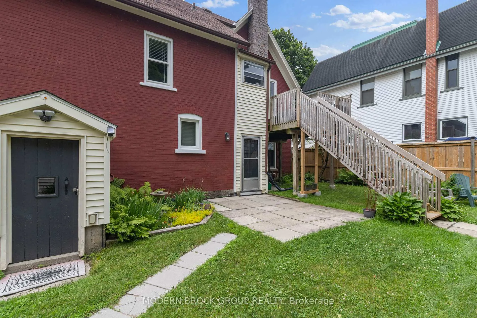 Photo 5 of 16 Beecher Street, Brockville, Brockville — HOMEH