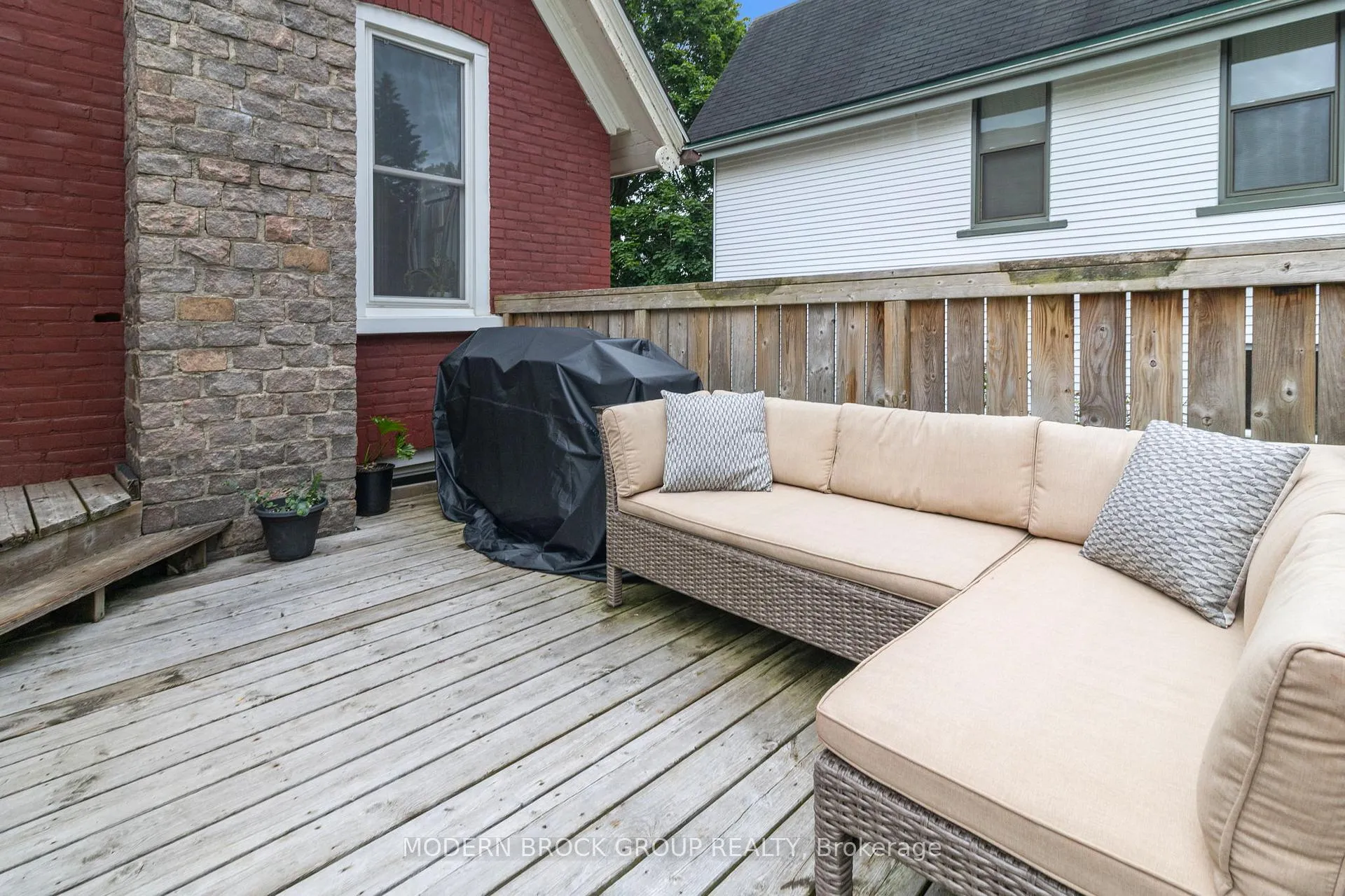 Photo 10 of 16 Beecher Street, Brockville, Brockville — HOMEH