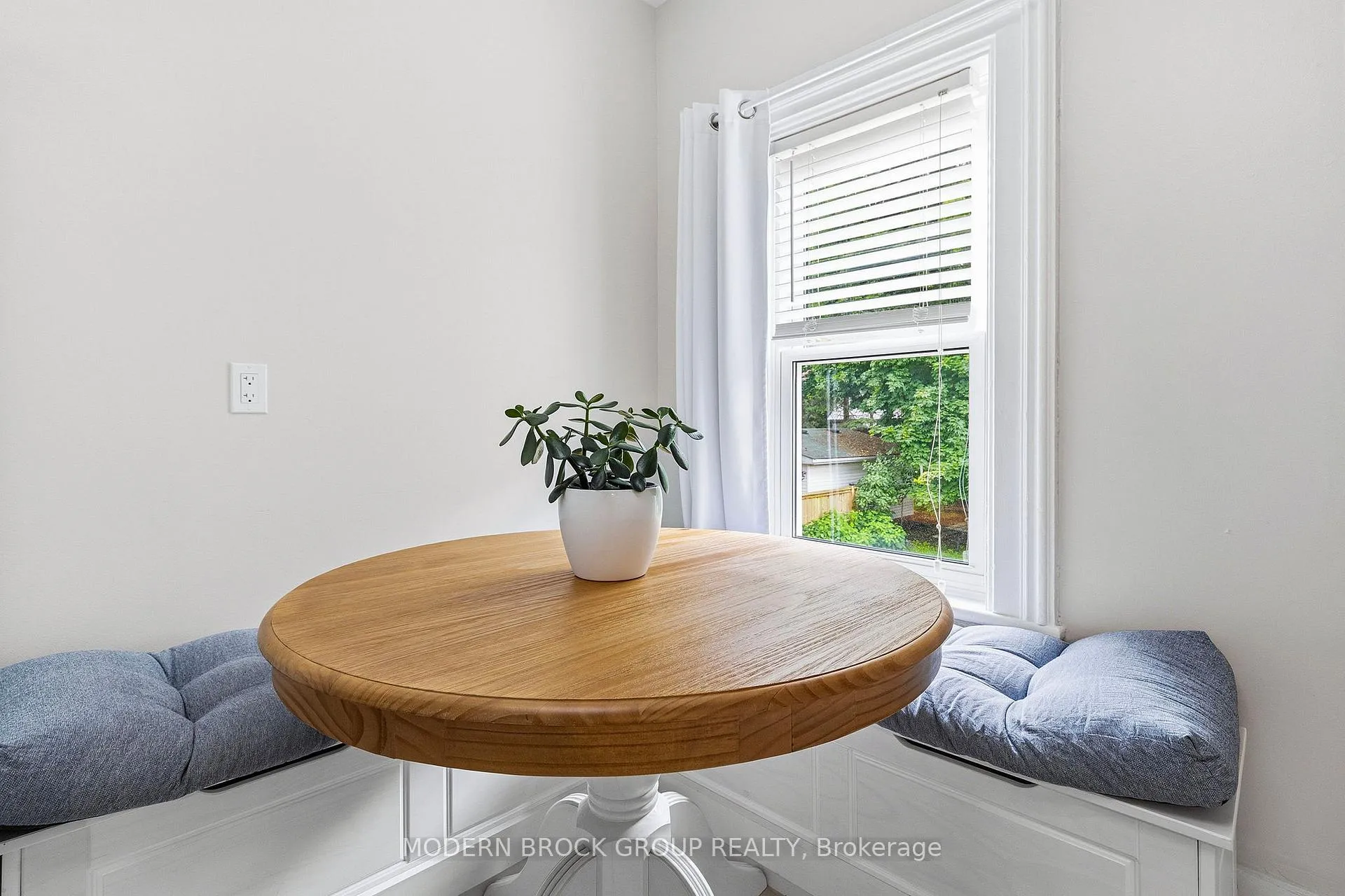 Photo 26 of 16 Beecher Street, Brockville, Brockville — HOMEH
