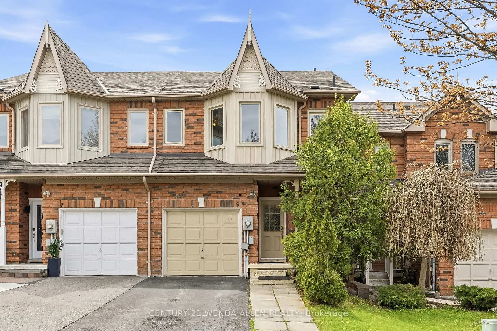 Front of 5 Jays Drive