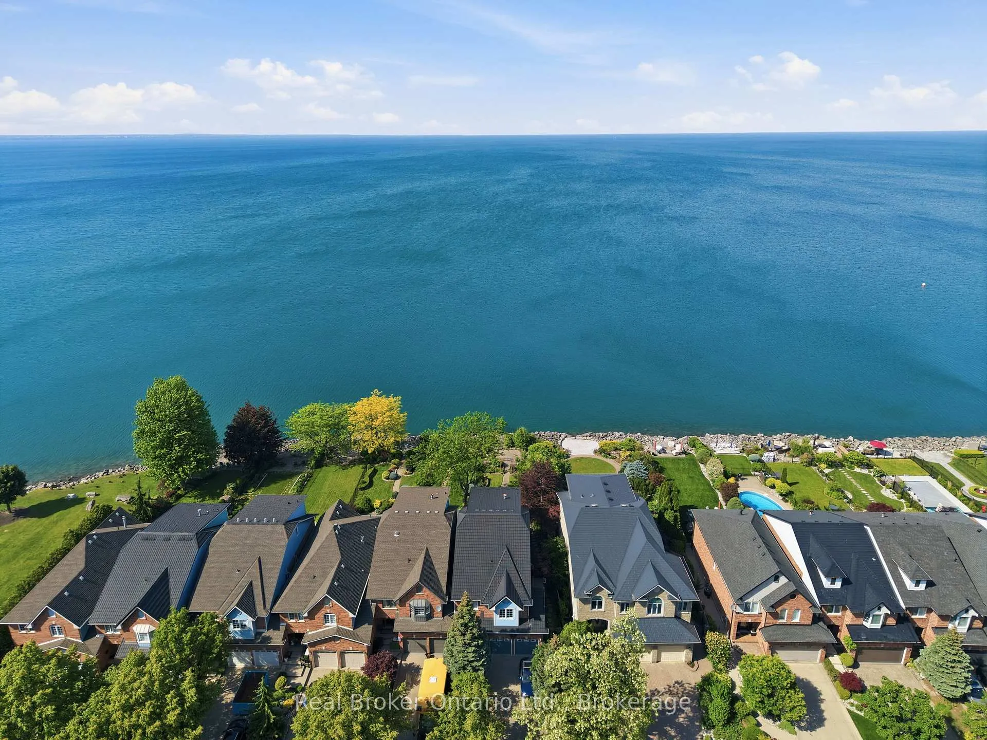 Photo 1 of 23 Edgewater Drive, Hamilton, Lakeshore — HOMEH