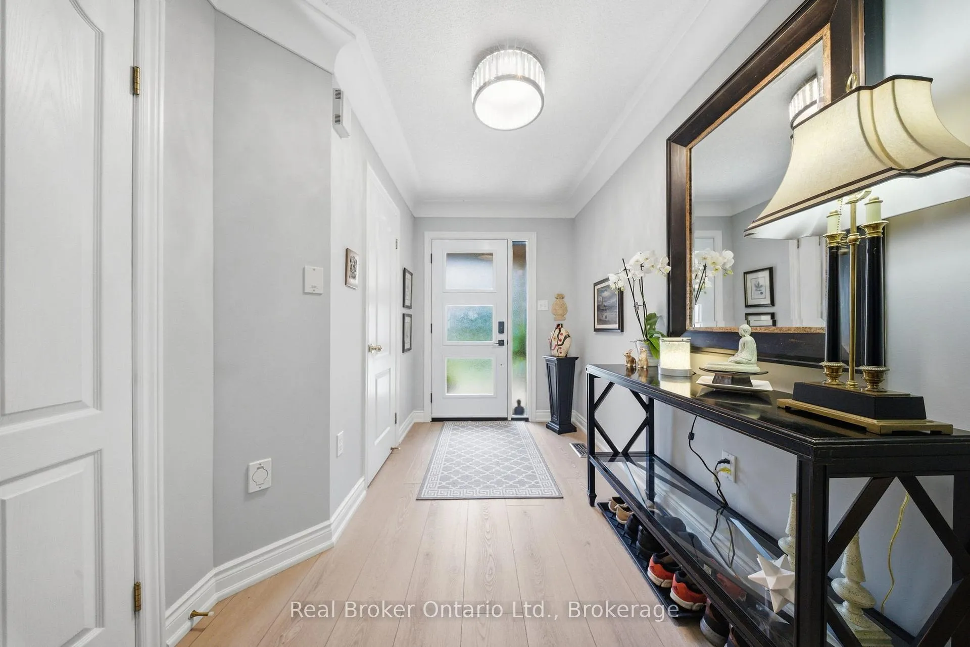 Photo 4 of 23 Edgewater Drive, Hamilton, Lakeshore — HOMEH