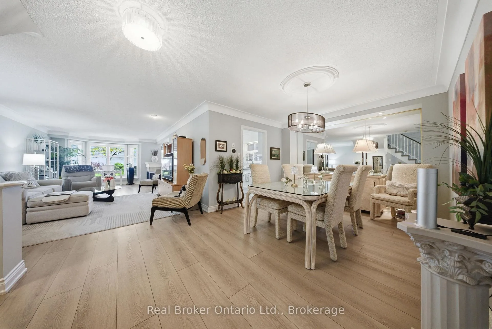 Photo 6 of 23 Edgewater Drive, Hamilton, Lakeshore — HOMEH